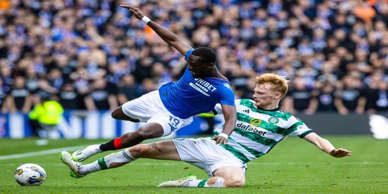 Celtic và Rangers là 2 đội bóng kình địch giàu truyền thống nhất tại Scottish Premiership