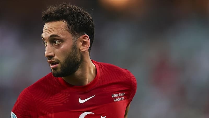 Cuộc sống đời từ của H. Calhanoglu